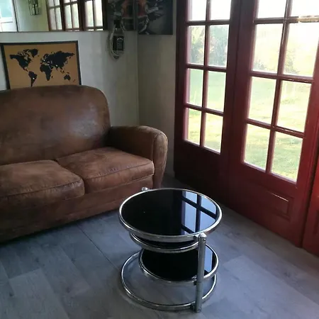 Les Perouilles - La Loge Climatisee De Naida Casa de Férias Puymiclan